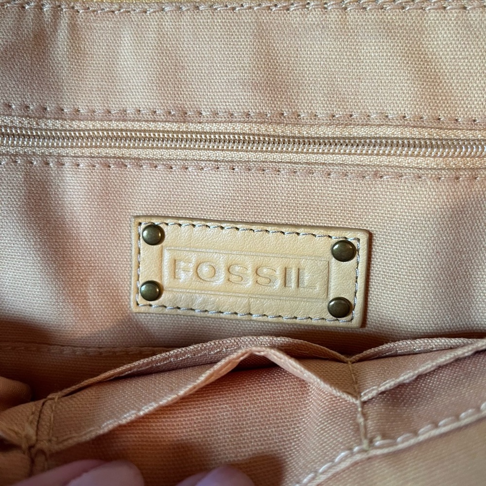 FOSSIL purse - Picture 5 of 8